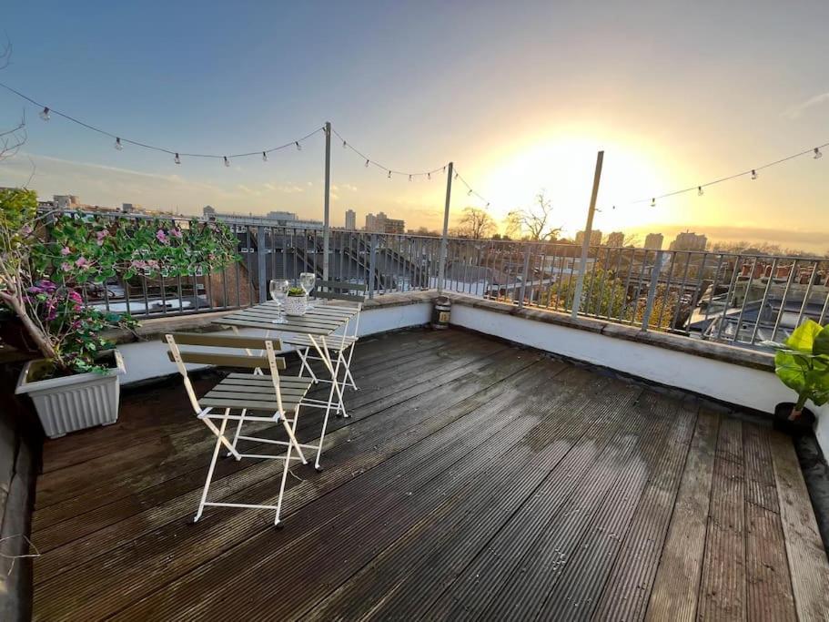 Modern With Stylish Terrace - Your London Oasis! Londres Exterior foto